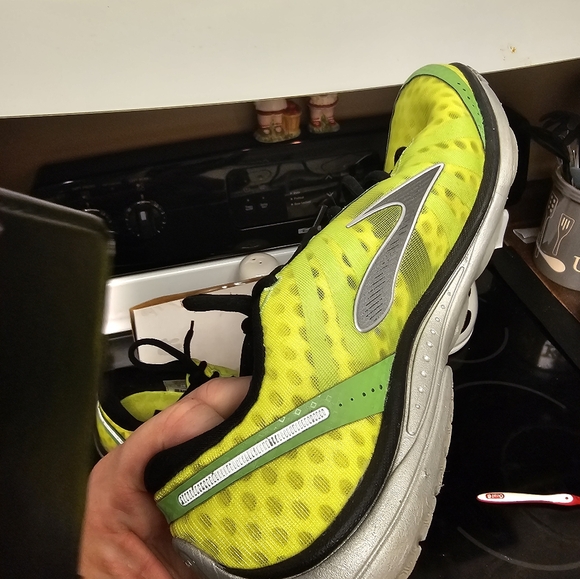 Brooks Pure Connect running shoes - repost d/t error. - Picture 11 of 13